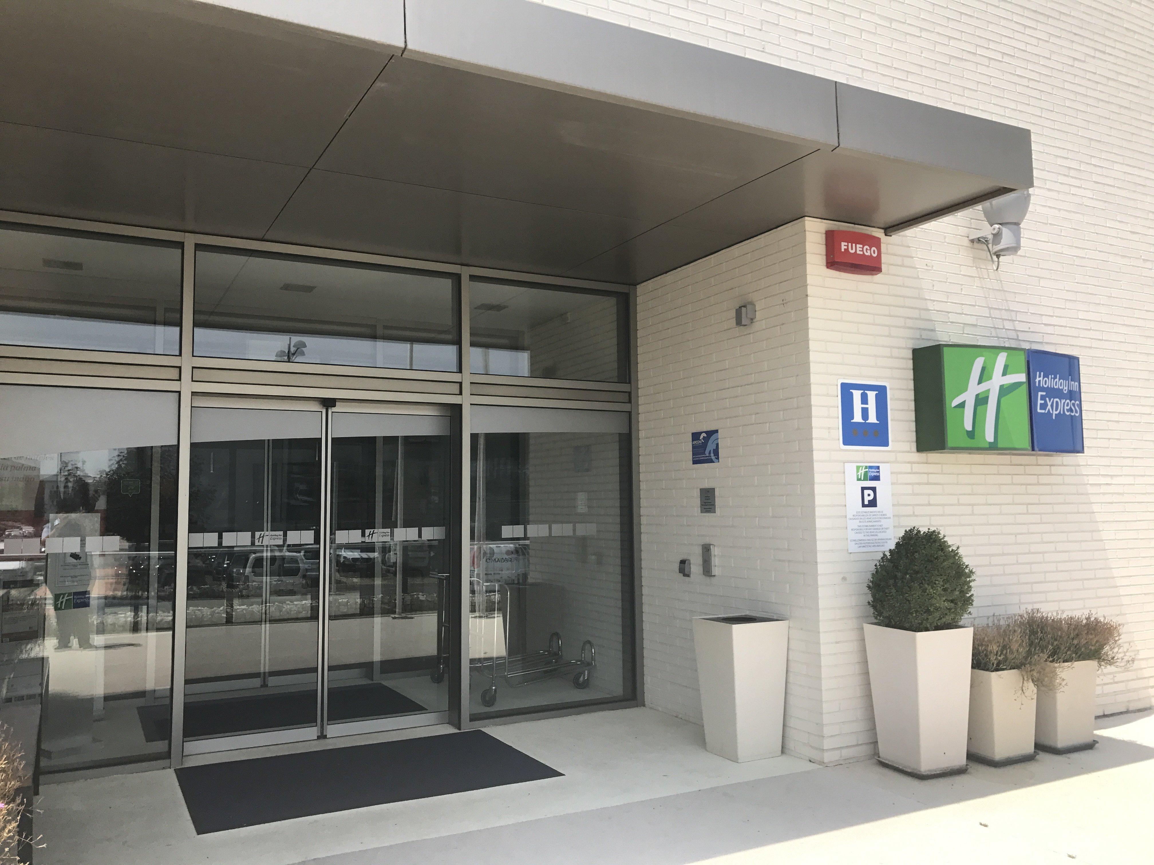 维多利亚快捷假日酒店 外观 照片