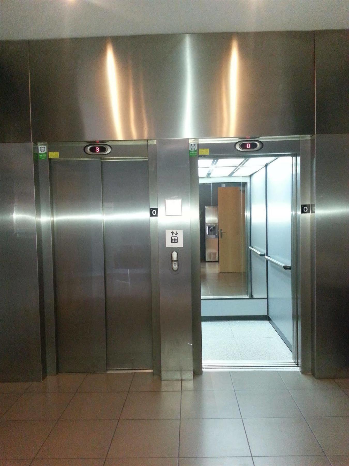 维多利亚快捷假日酒店 外观 照片